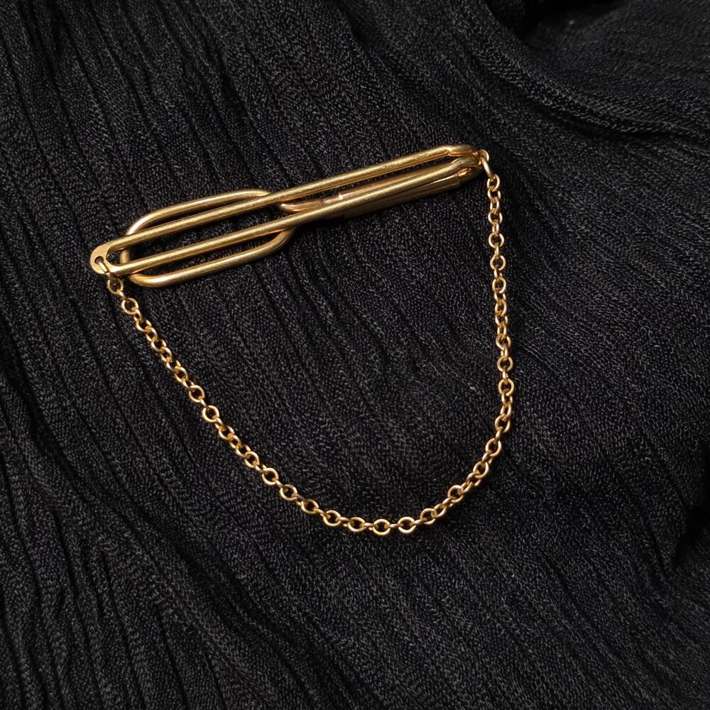 Vintage Swank Gold Tone Open Wire Tie Bar Clip With Draped Chain